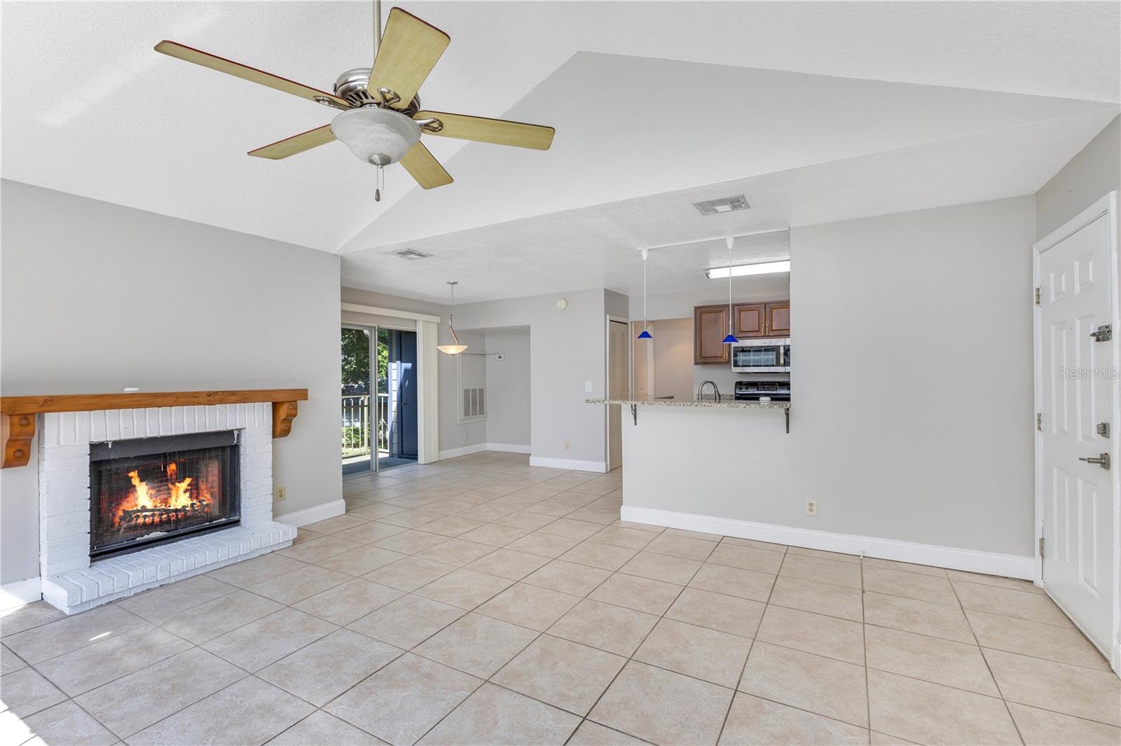 Image 7 of 28 For 955 Forest Ridge Court 203