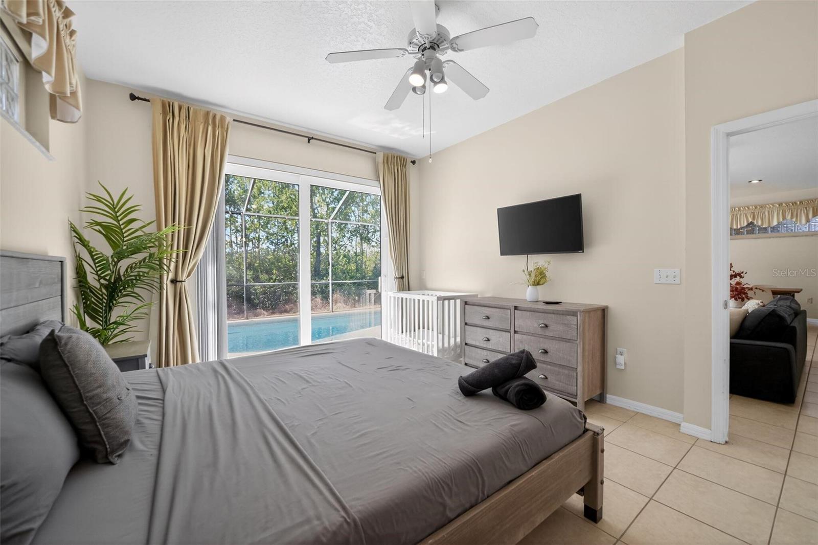 Image 18 of 31 For 2958 Sunset Vista Boulevard