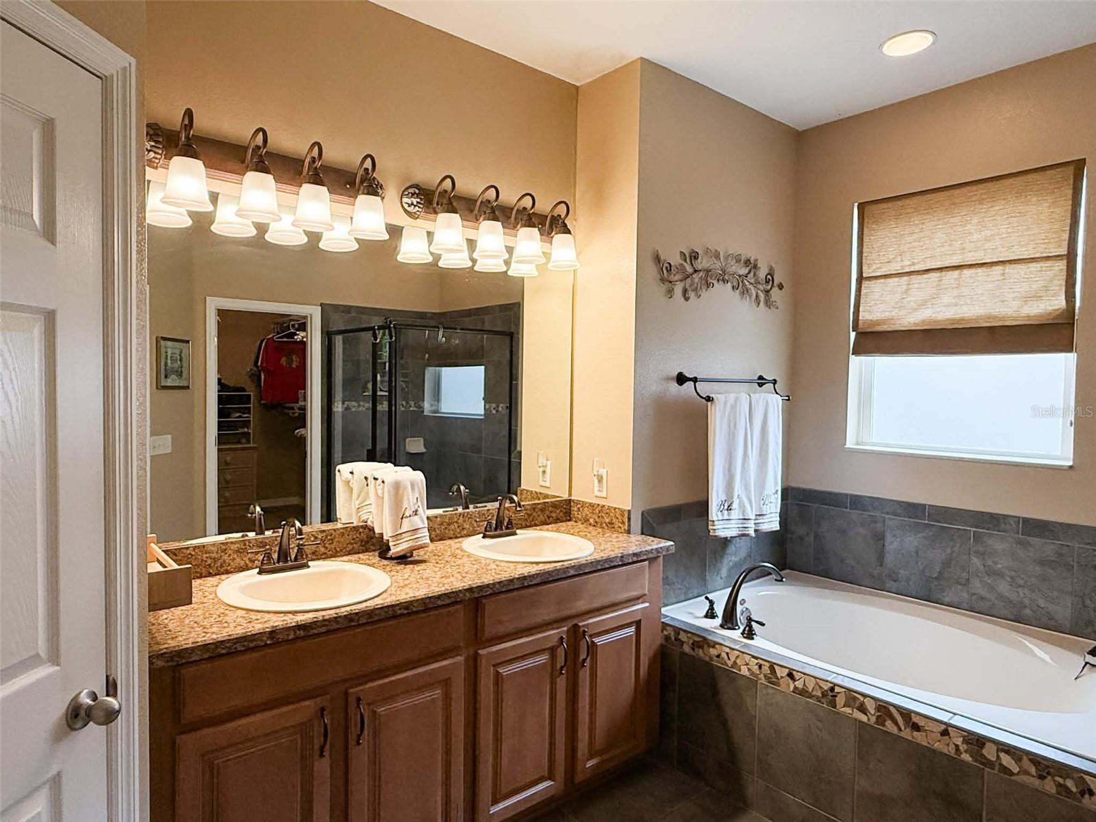 Image 38 of 51 For 12838 Hyland Lane