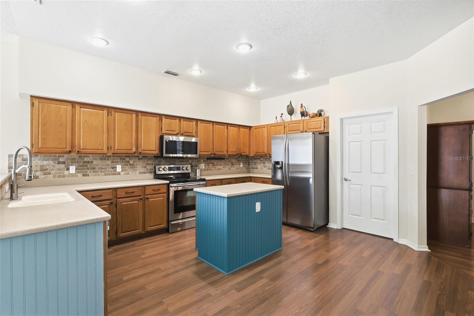 Image 23 of 53 For 1212 Needlewood Loop