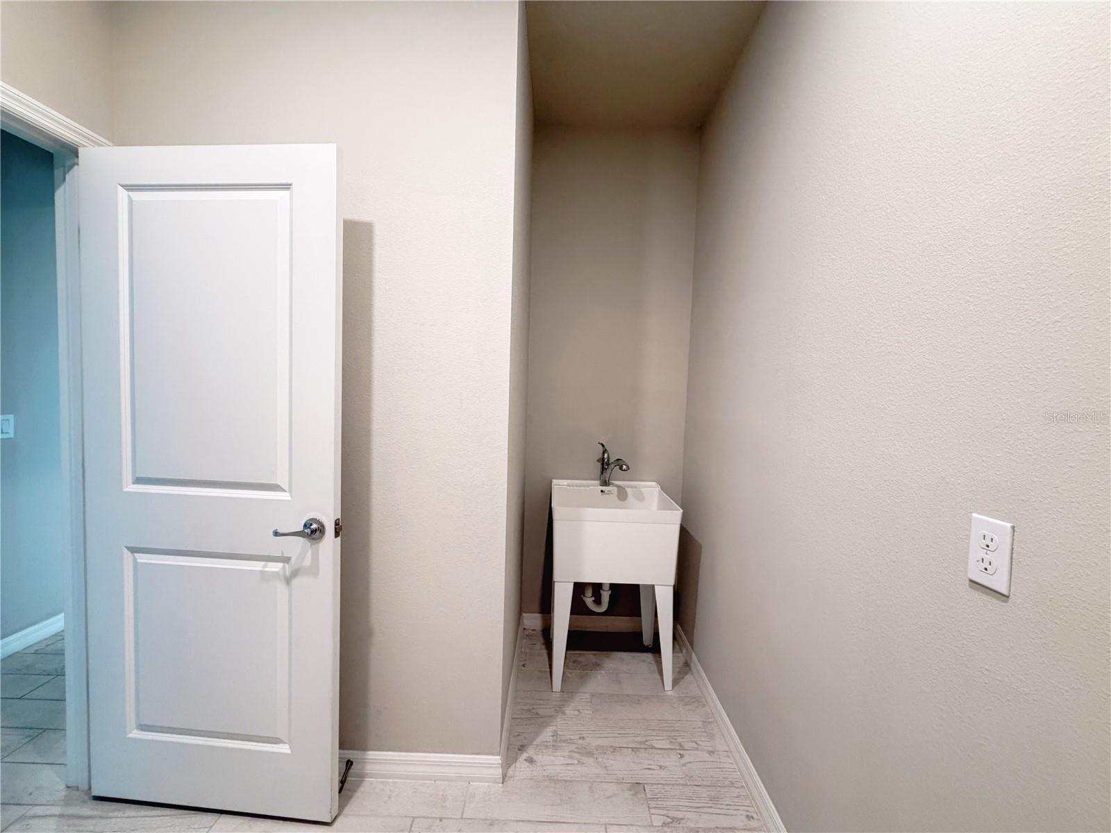 Image 25 of 50 For 5641 Cedar Chase Drive