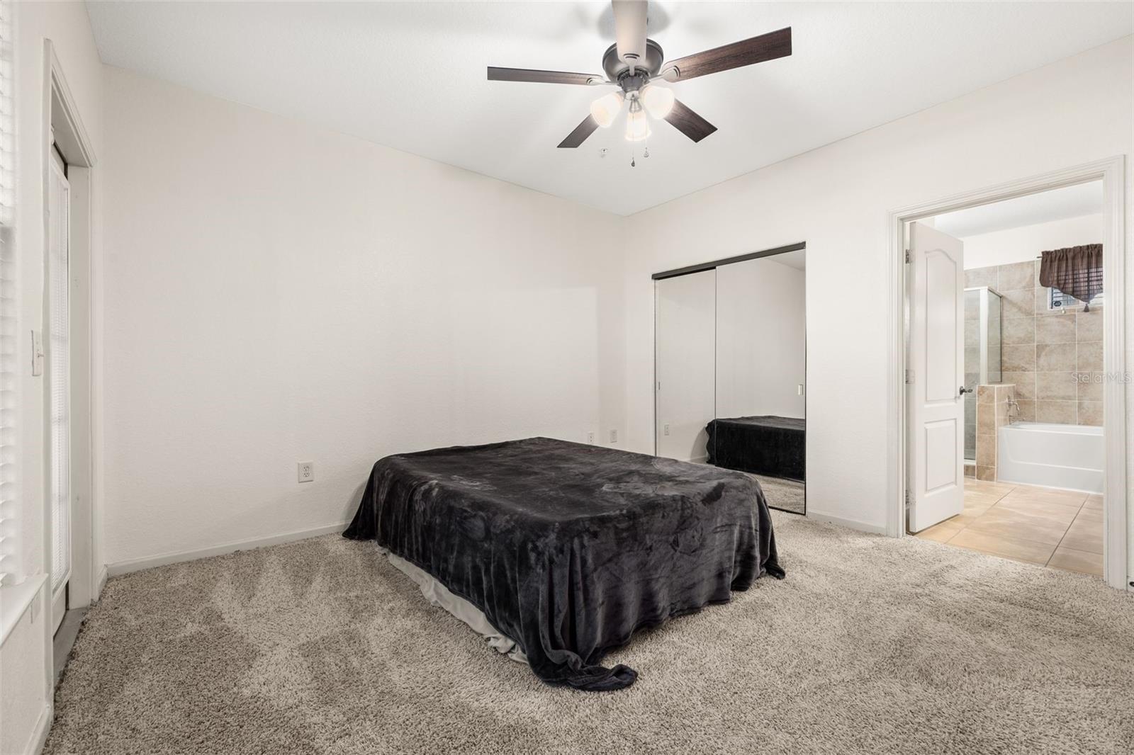 Image 11 of 30 For 901 Charo Parkway 716