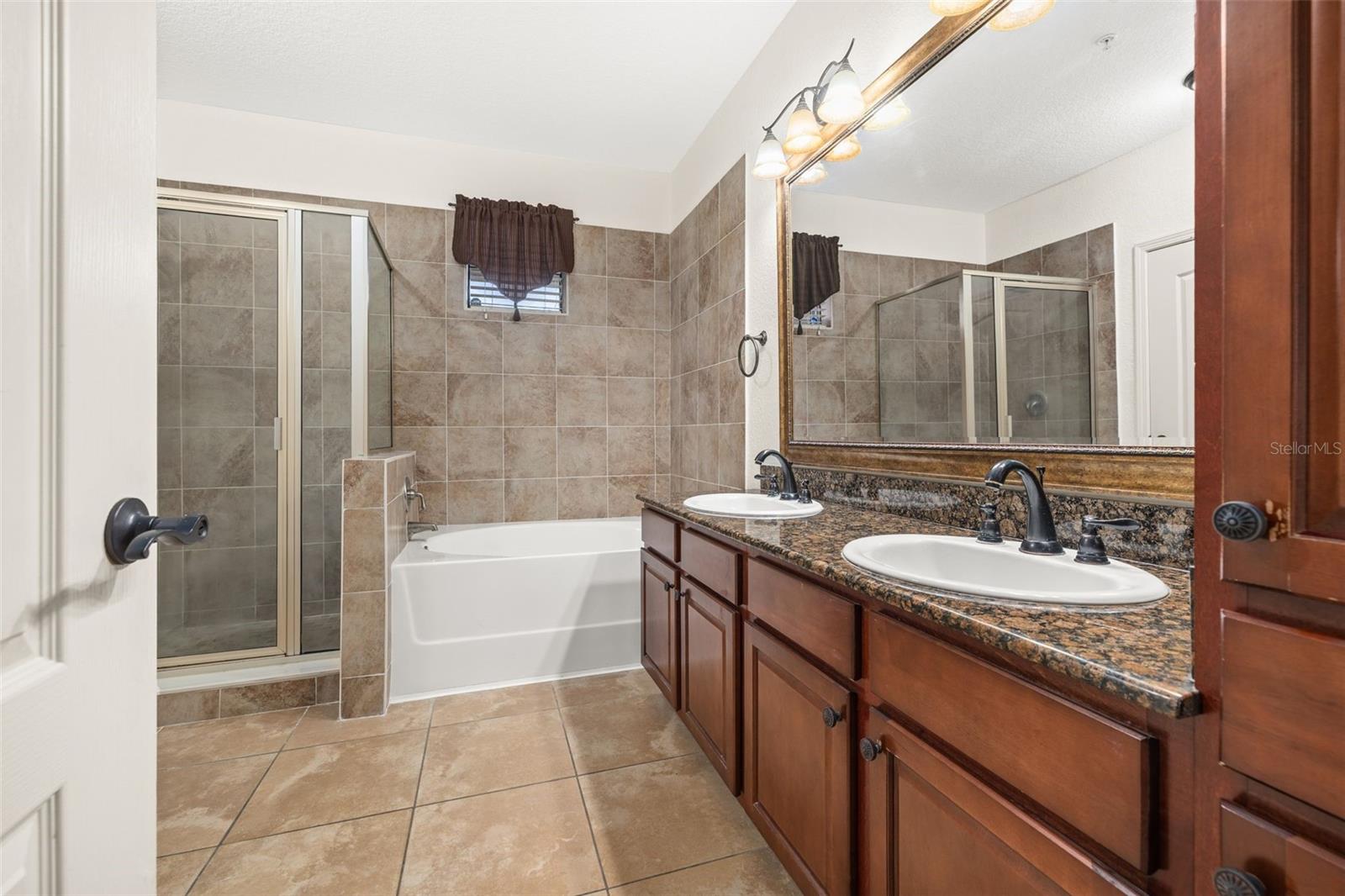 Image 13 of 30 For 901 Charo Parkway 716