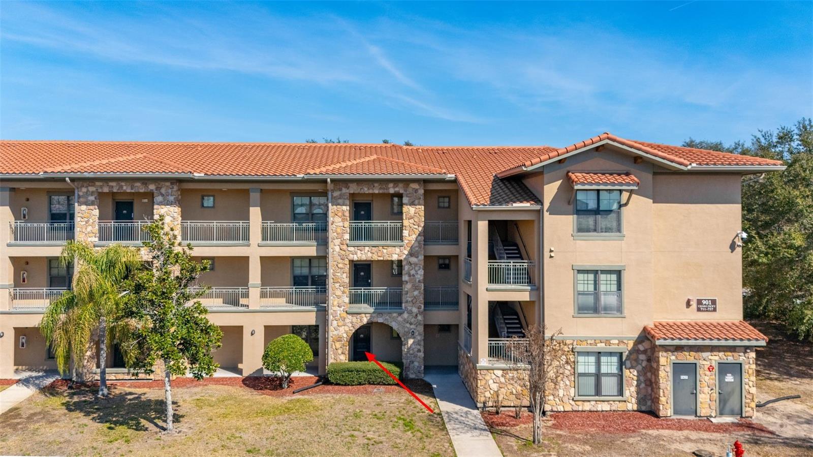 Image 22 of 30 For 901 Charo Parkway 716