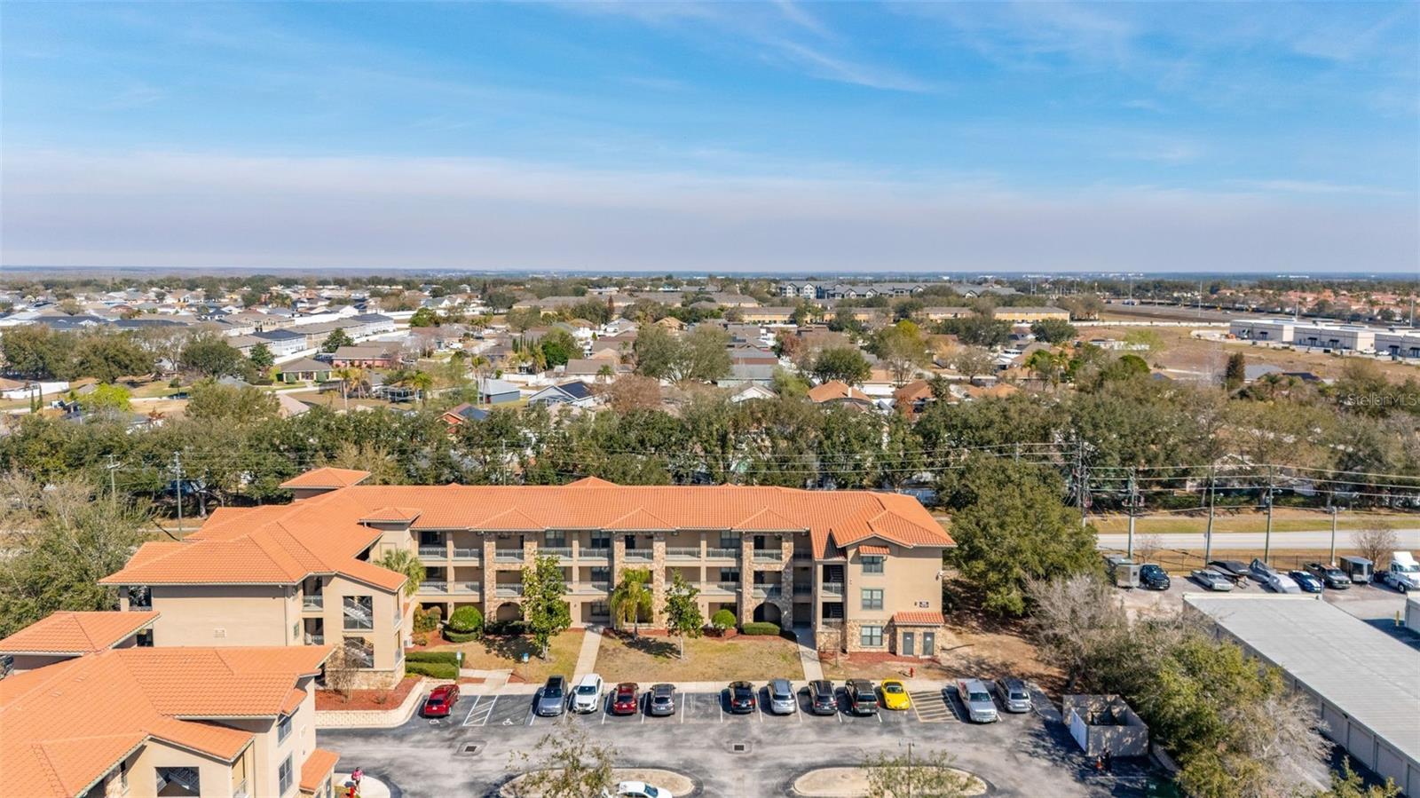 Image 23 of 30 For 901 Charo Parkway 716