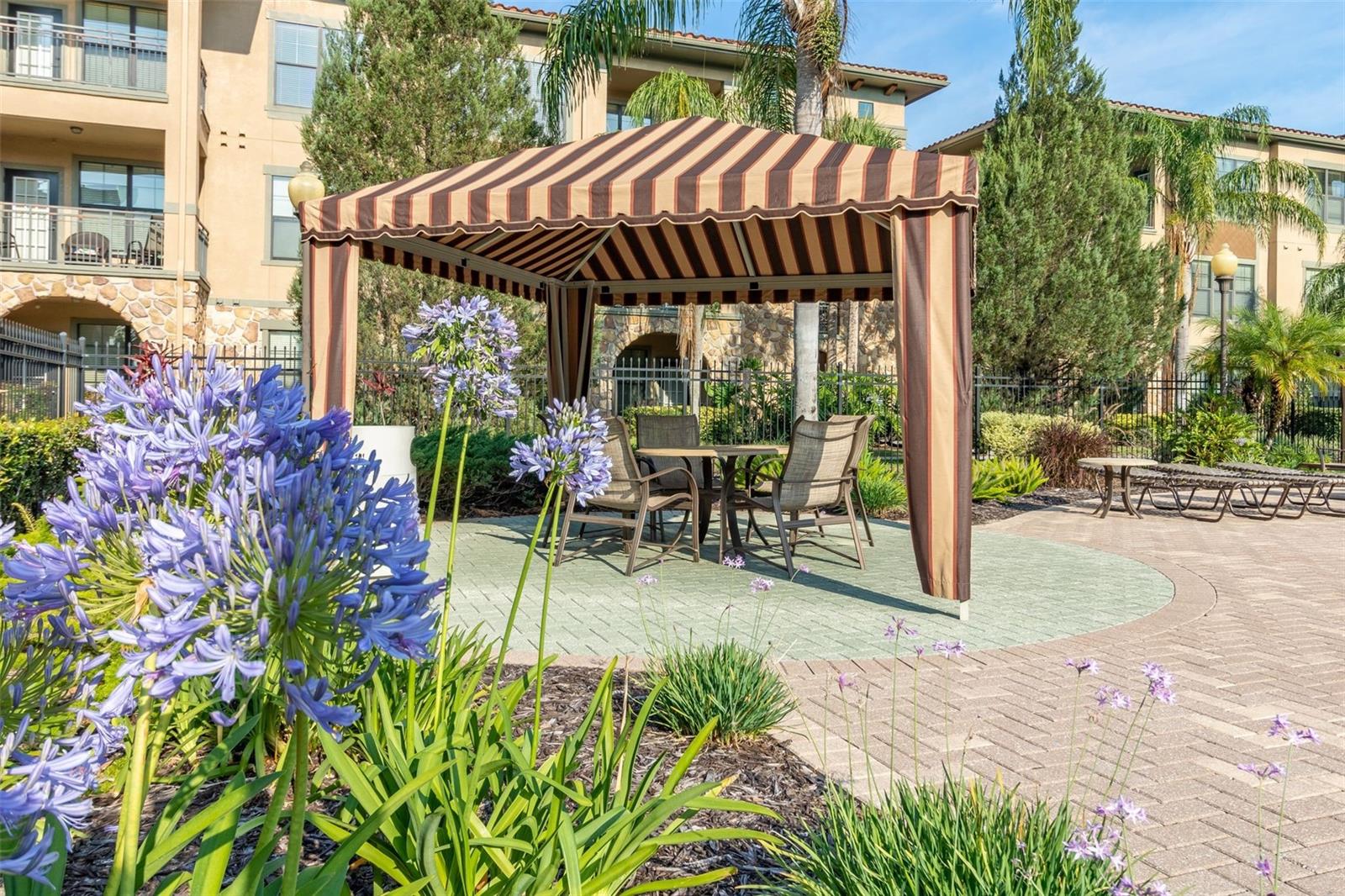 Image 29 of 30 For 901 Charo Parkway 716