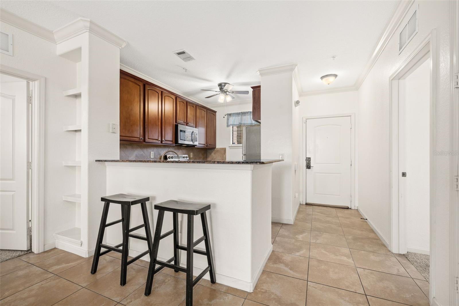 Image 7 of 30 For 901 Charo Parkway 716