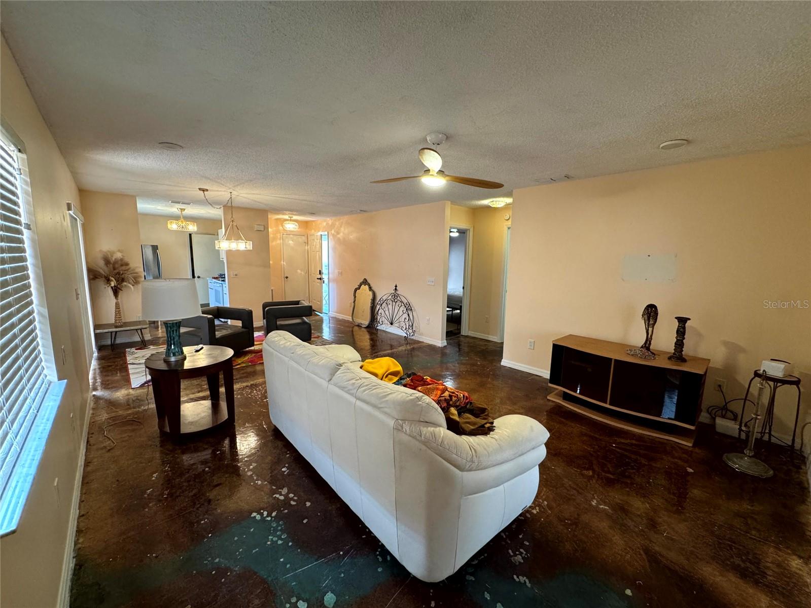 Image 16 of 54 For 413 Calzada Court