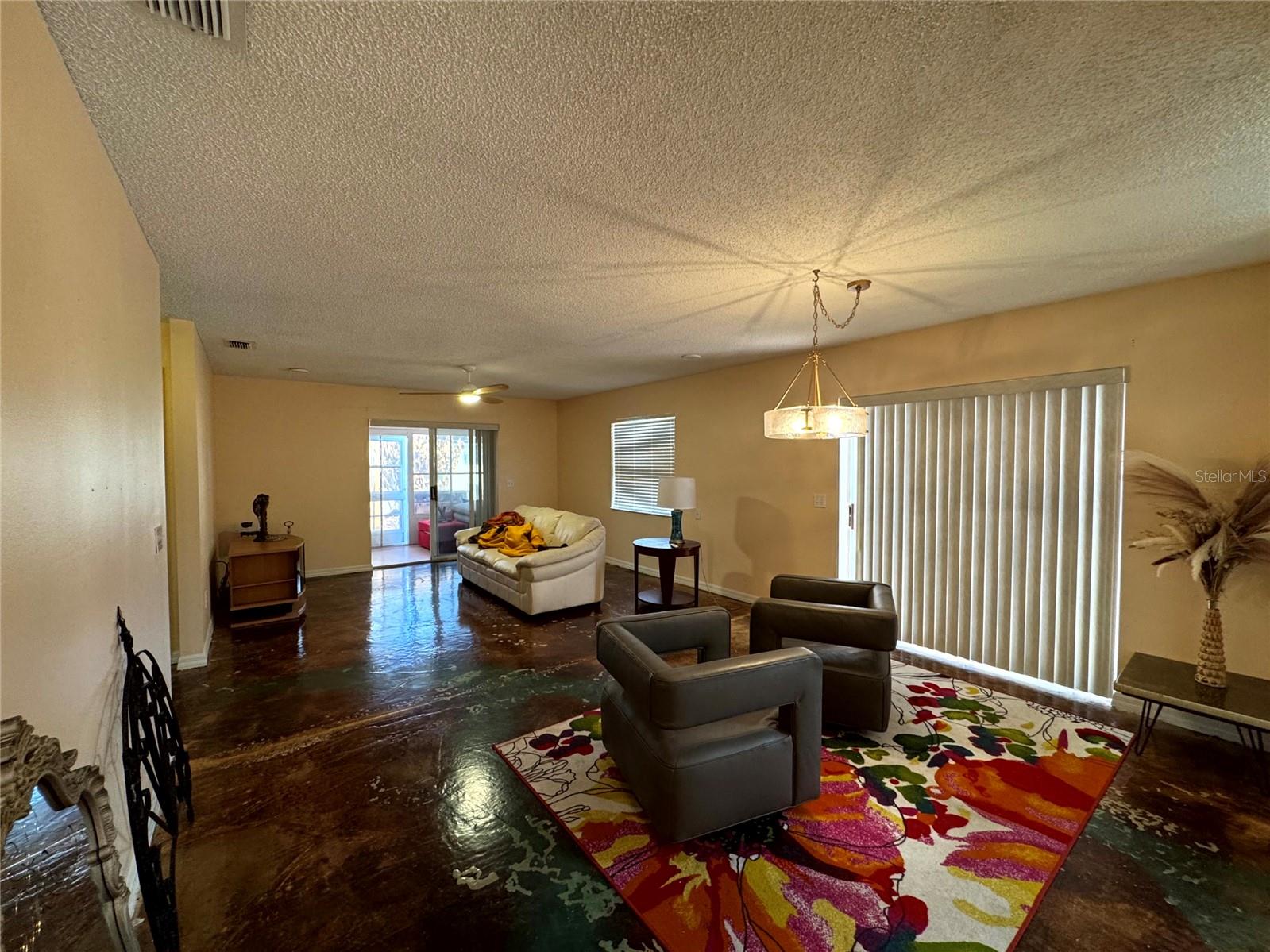 Image 18 of 54 For 413 Calzada Court