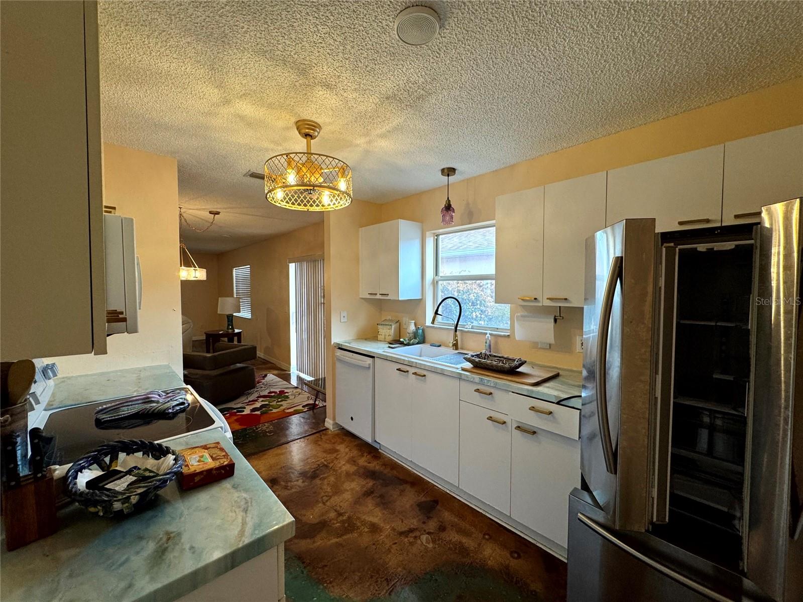 Image 21 of 54 For 413 Calzada Court