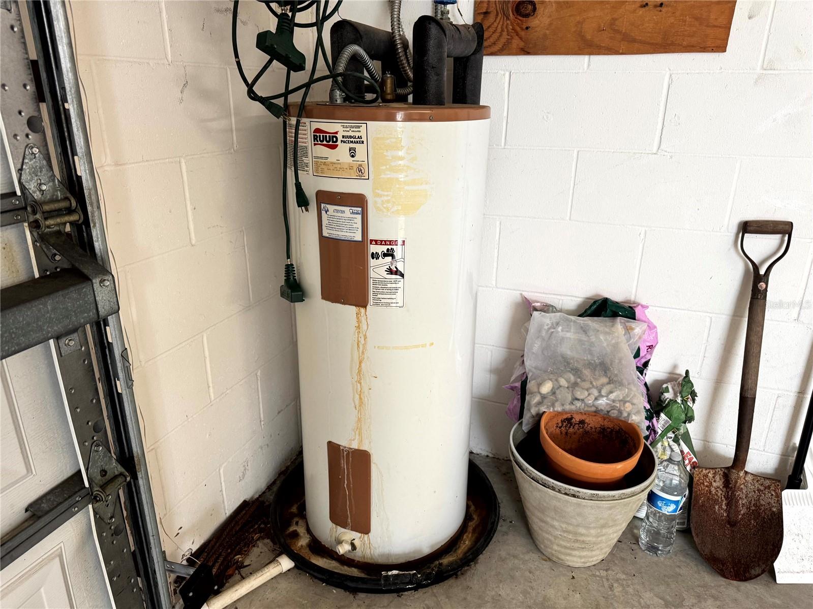 Image 28 of 54 For 413 Calzada Court