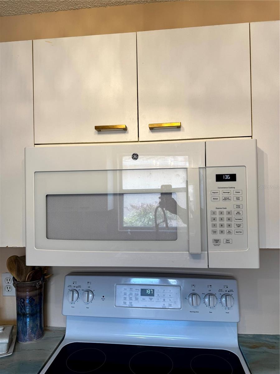 Image 34 of 54 For 413 Calzada Court