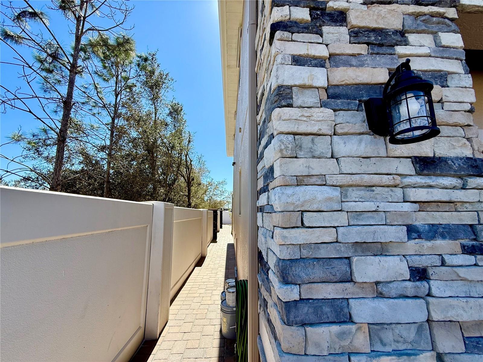 Image 54 of 80 For 1351 Ash Tree Cove