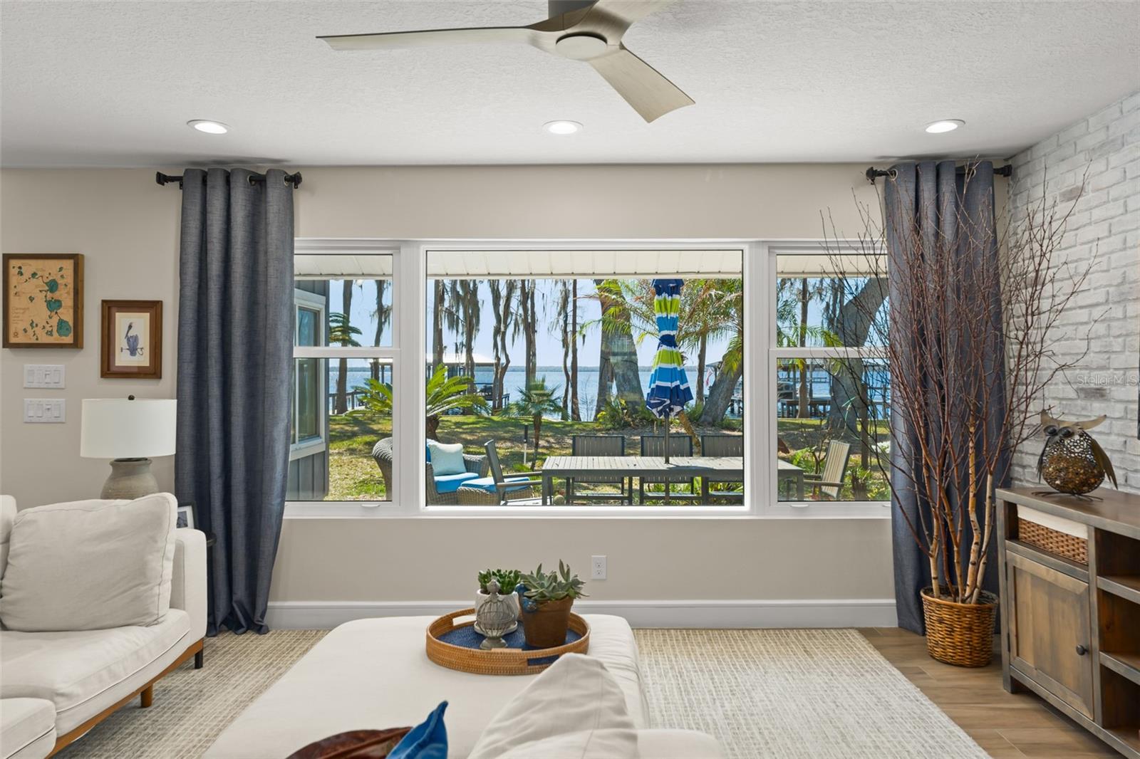 Image 27 of 42 For 10435 Lake Louisa Road