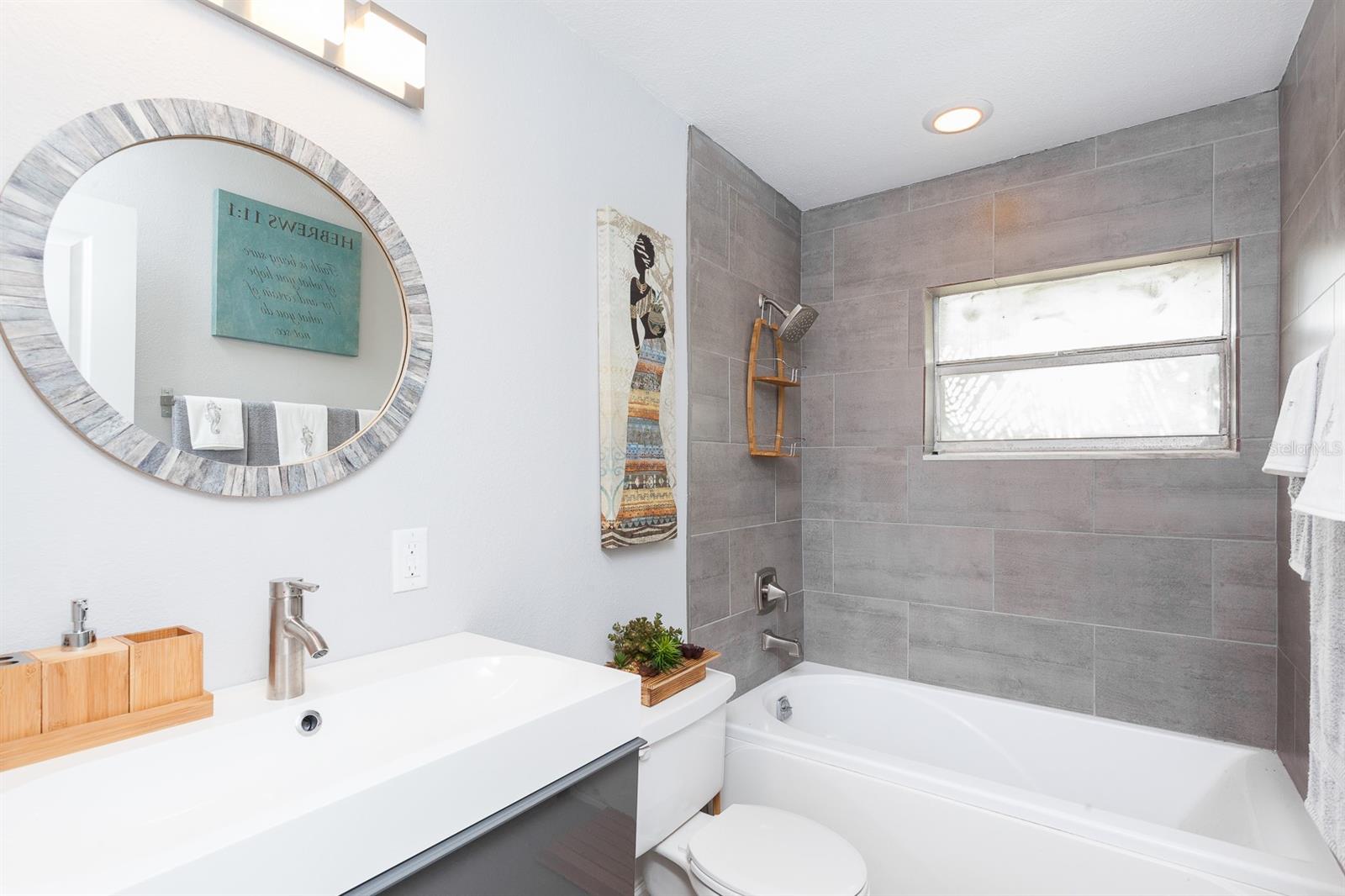 Image 15 of 25 For 631 Trailwood Drive