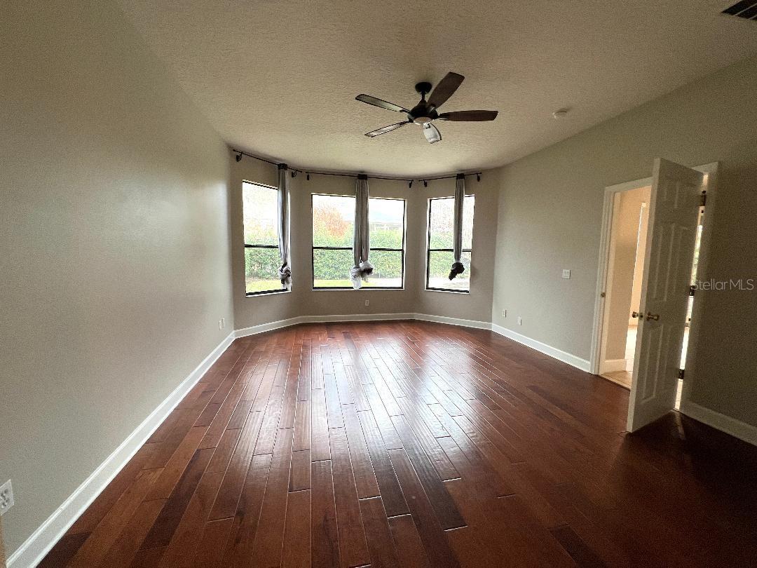 Image 12 of 33 For 845 Arbormoor Place