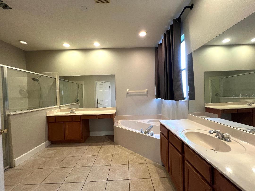 Image 13 of 33 For 845 Arbormoor Place