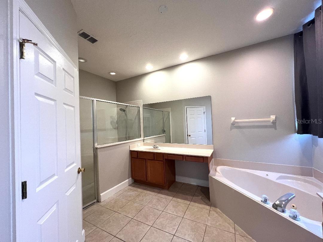 Image 14 of 33 For 845 Arbormoor Place