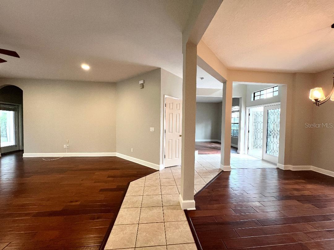 Image 15 of 33 For 845 Arbormoor Place