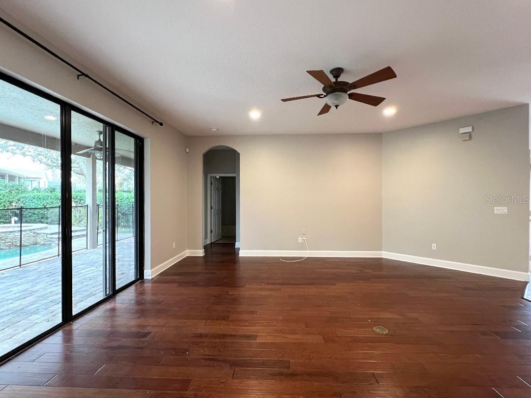 Image 16 of 33 For 845 Arbormoor Place