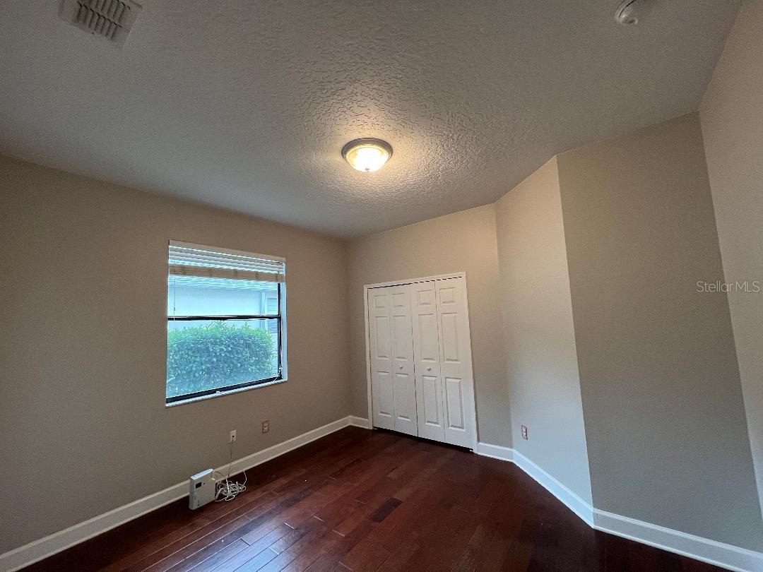 Image 18 of 33 For 845 Arbormoor Place