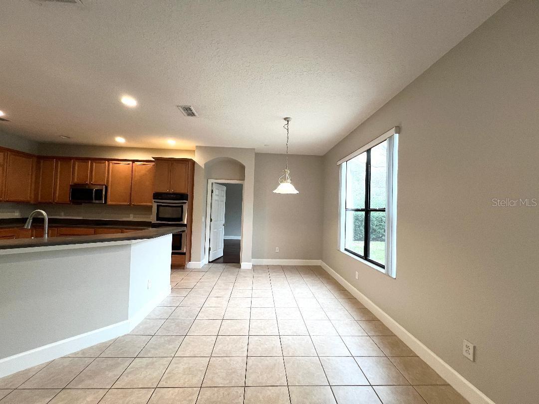 Image 7 of 33 For 845 Arbormoor Place