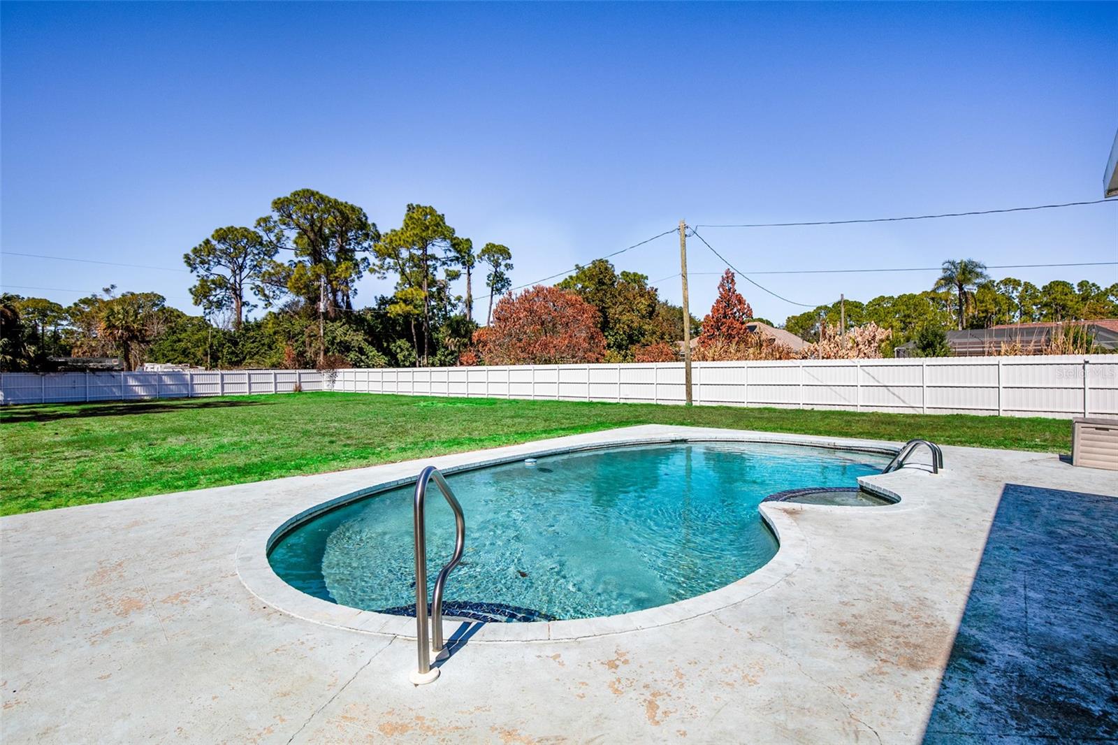 Image 12 of 47 For 323 Greenwood Avenue