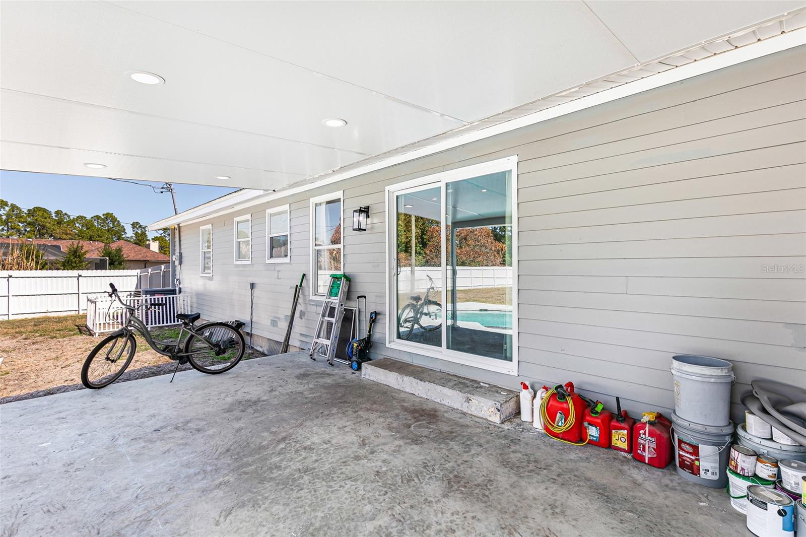 Image 17 of 47 For 323 Greenwood Avenue