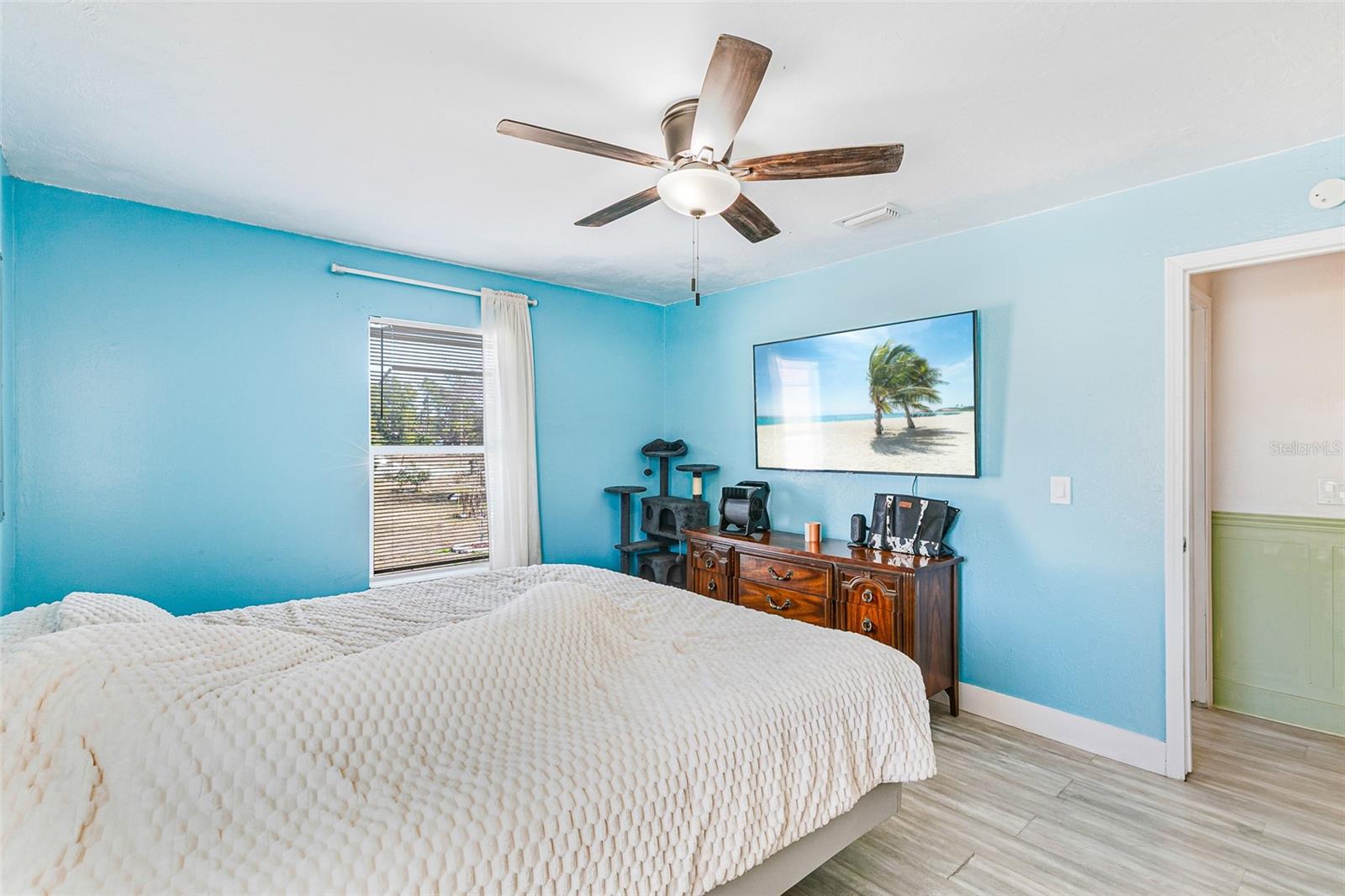 Image 31 of 47 For 323 Greenwood Avenue