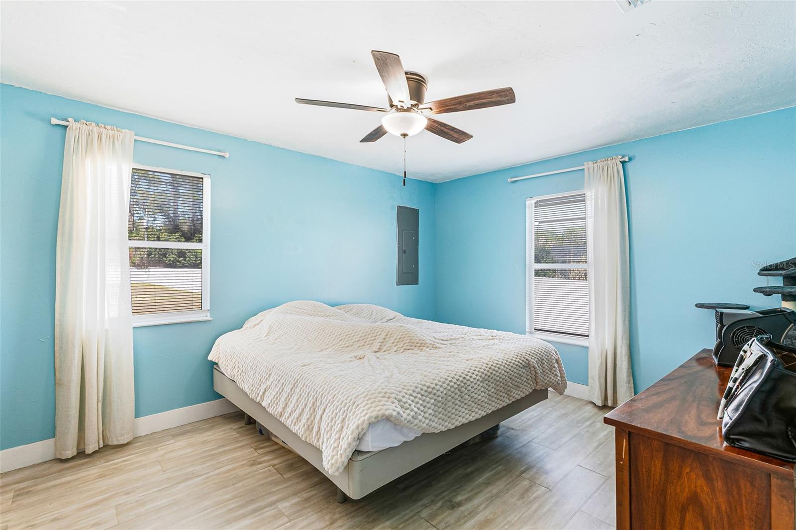 Image 32 of 47 For 323 Greenwood Avenue