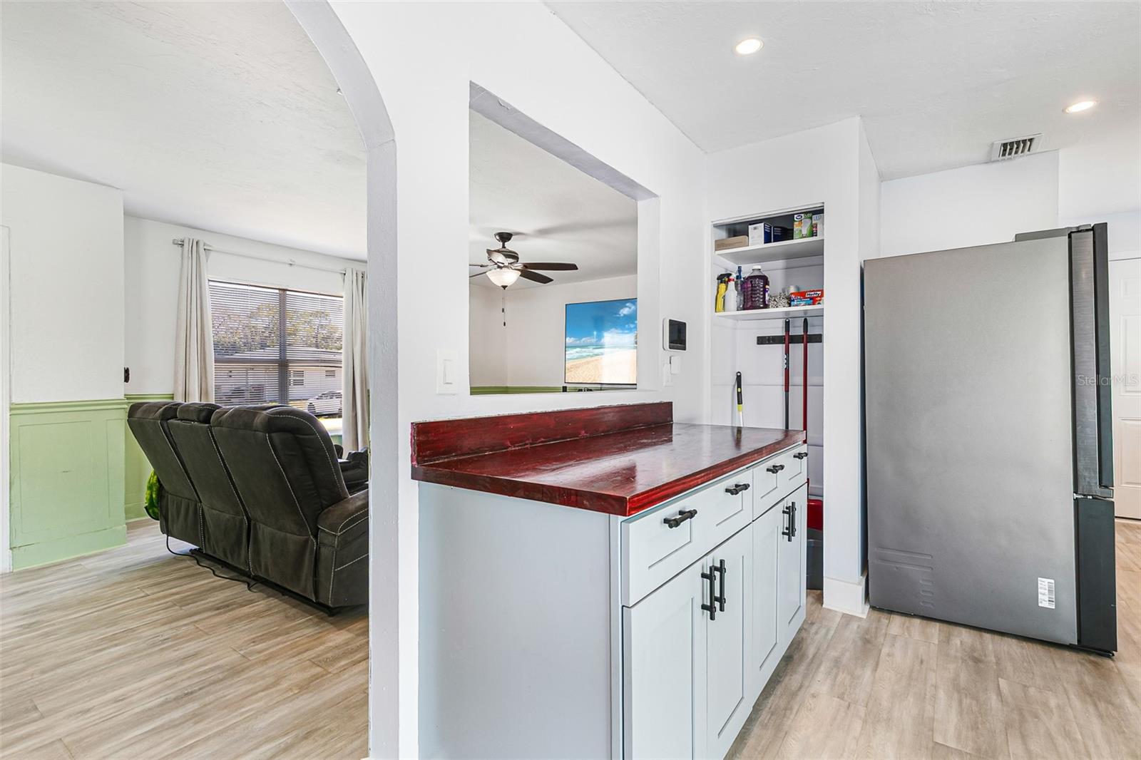 Image 37 of 47 For 323 Greenwood Avenue