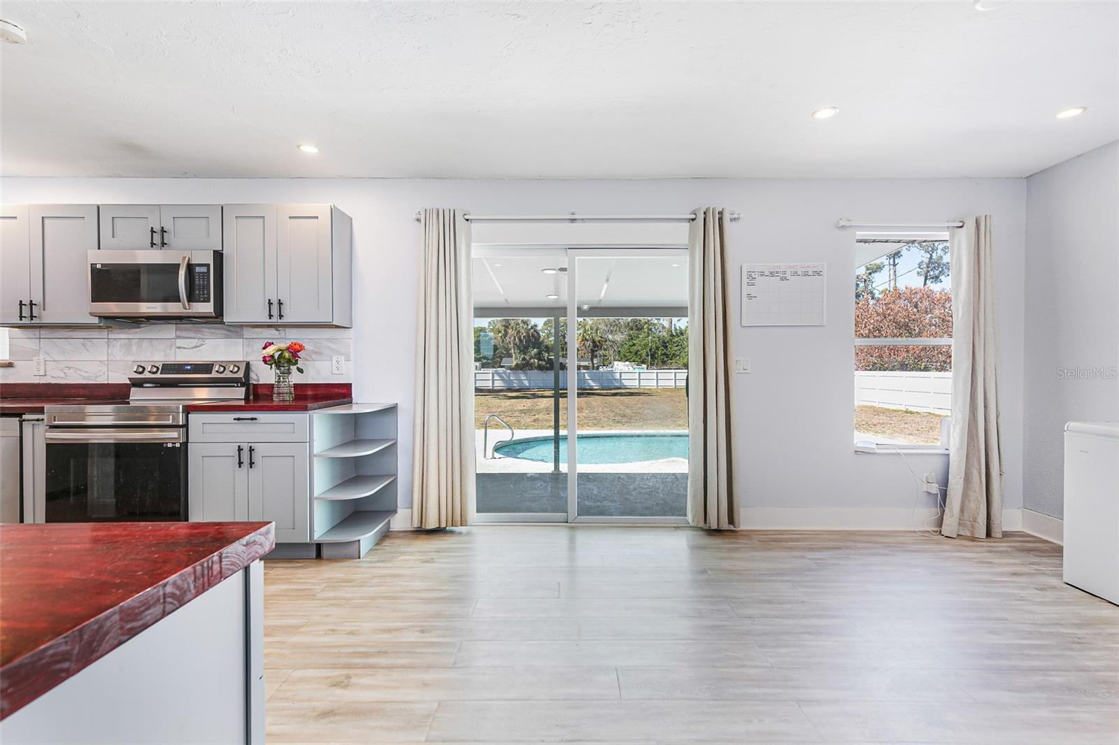 Image 38 of 47 For 323 Greenwood Avenue