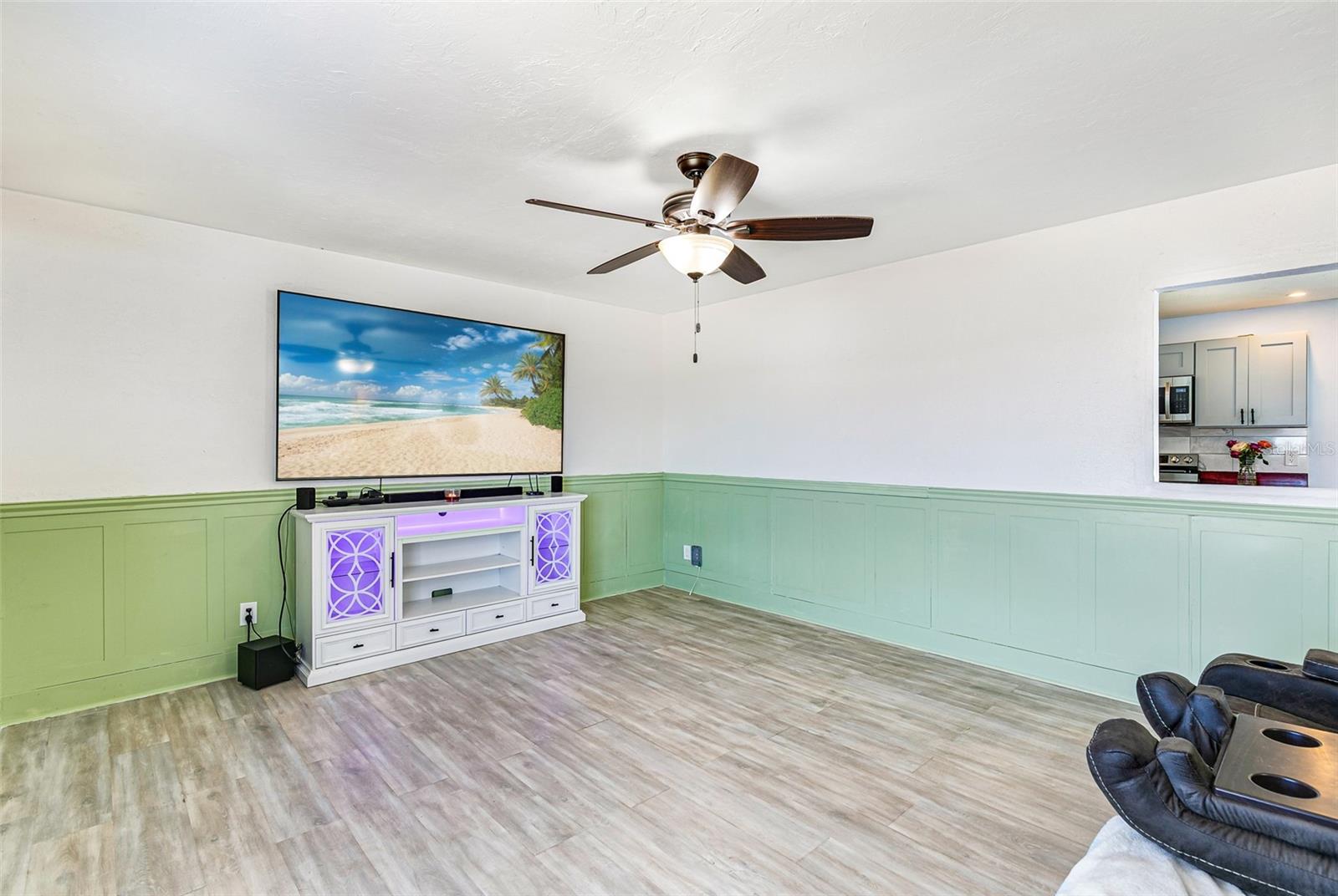 Image 45 of 47 For 323 Greenwood Avenue