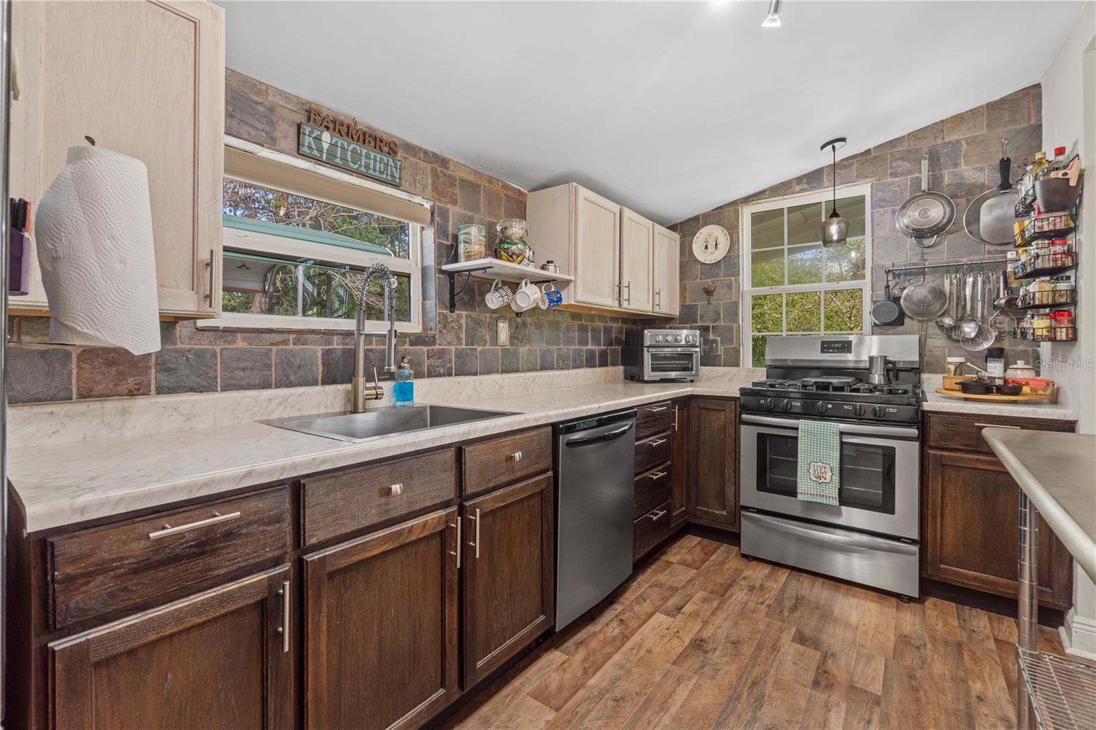 Image 20 of 82 For 7650 40th Street