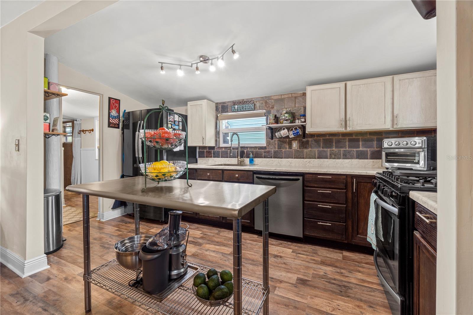 Image 21 of 82 For 7650 40th Street