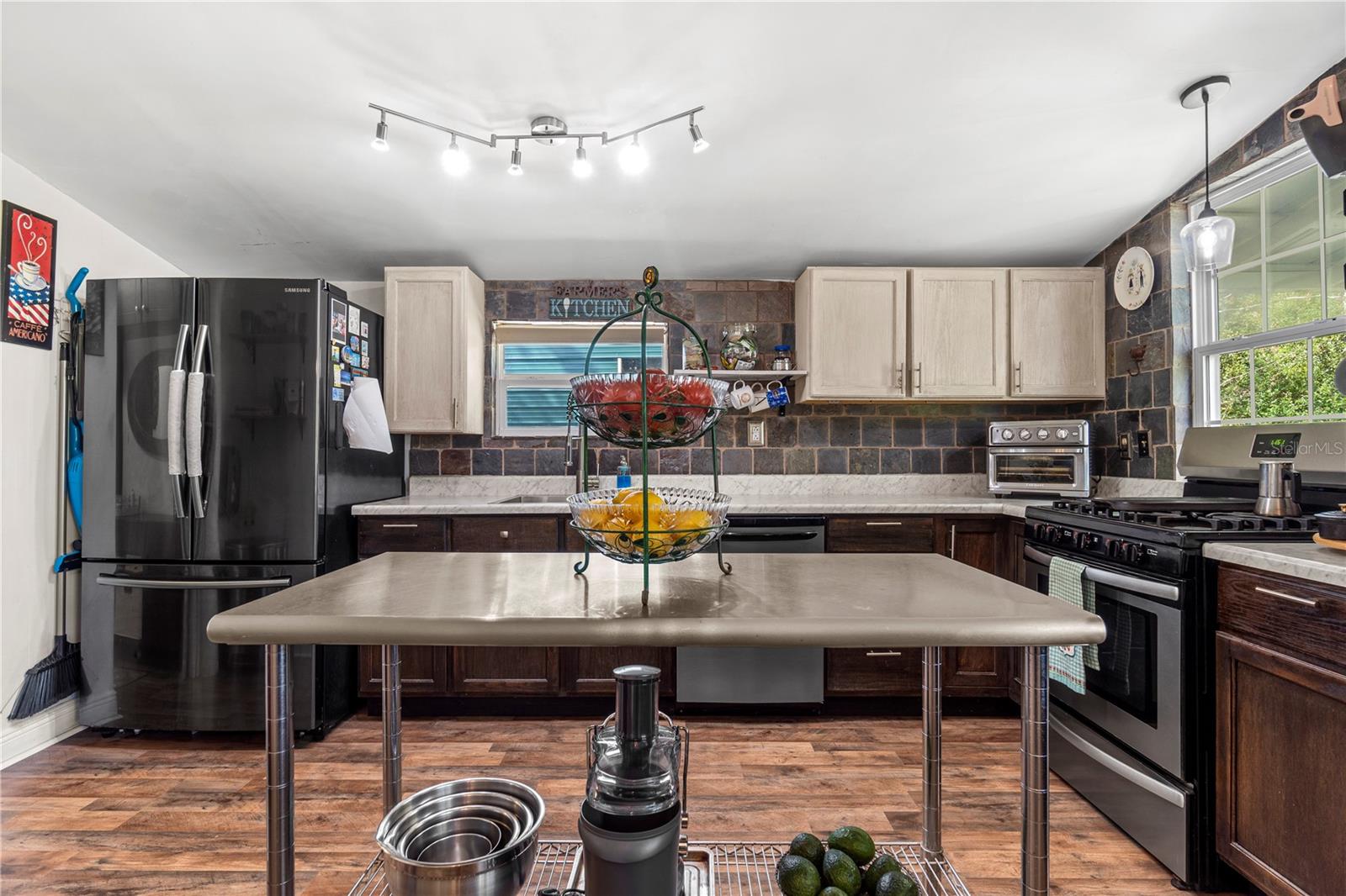 Image 22 of 82 For 7650 40th Street