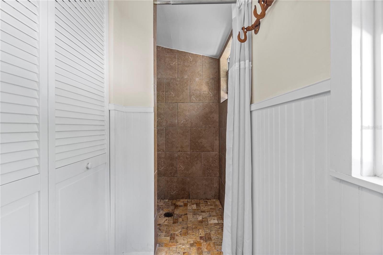 Image 27 of 82 For 7650 40th Street