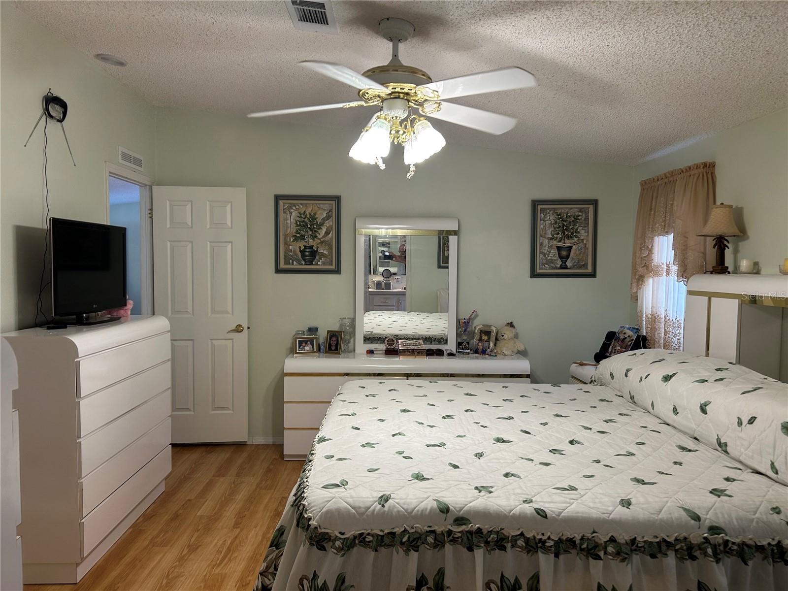 Image 10 of 20 For 263 Sue Avenue