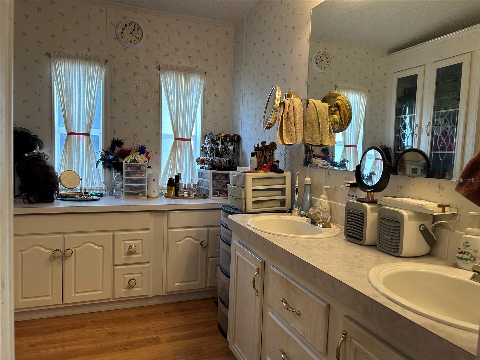 Image 12 of 20 For 263 Sue Avenue