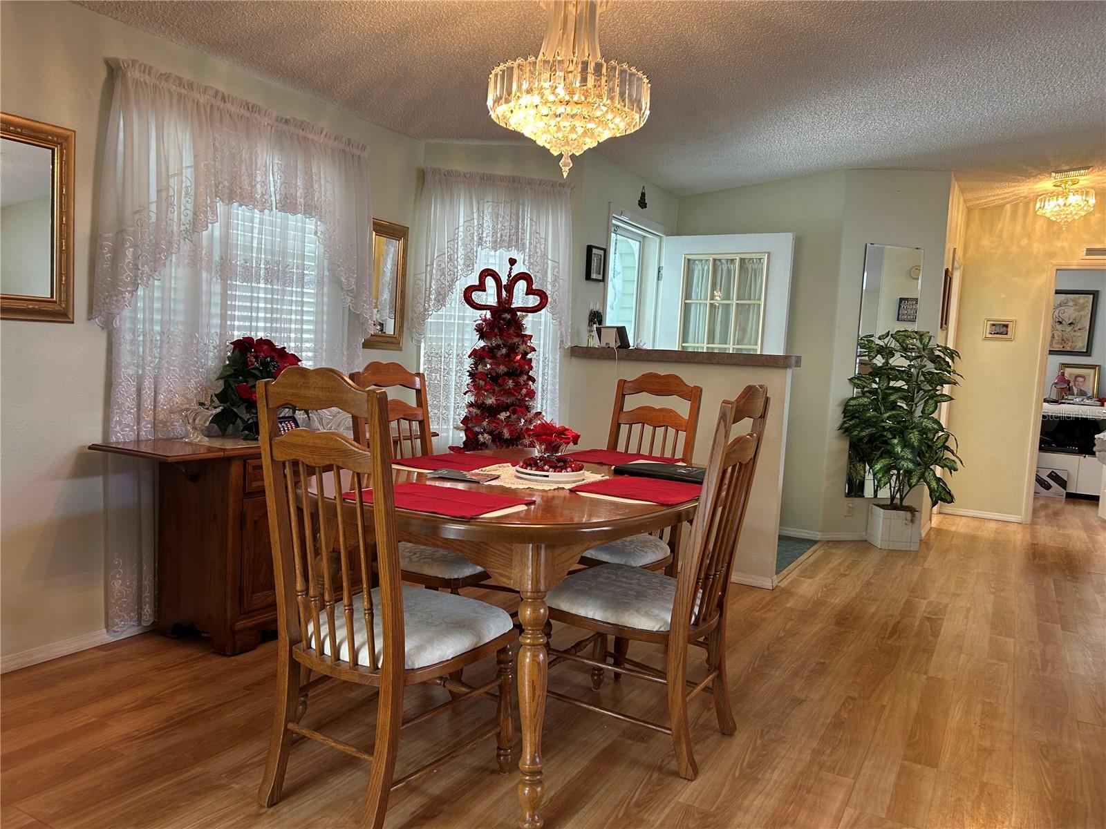 Image 7 of 20 For 263 Sue Avenue