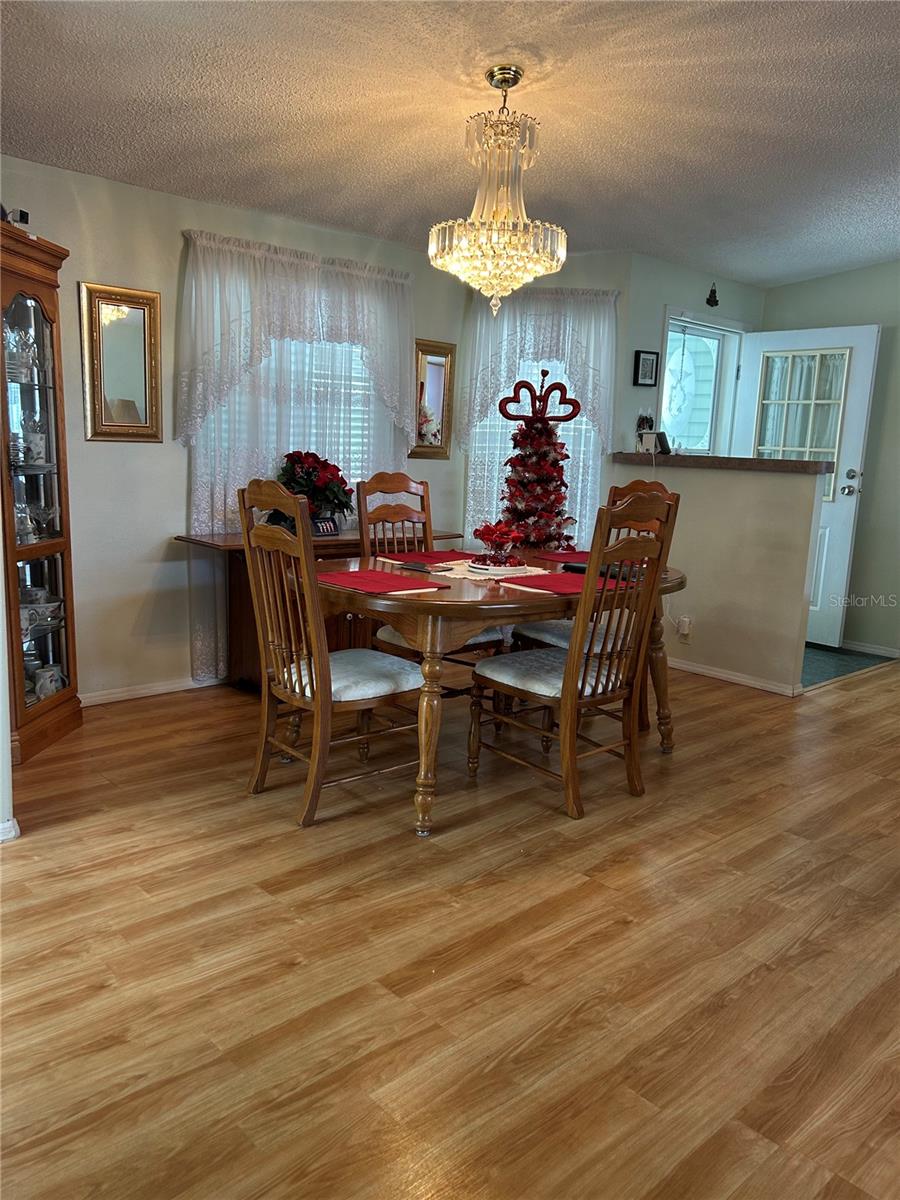 Image 8 of 20 For 263 Sue Avenue