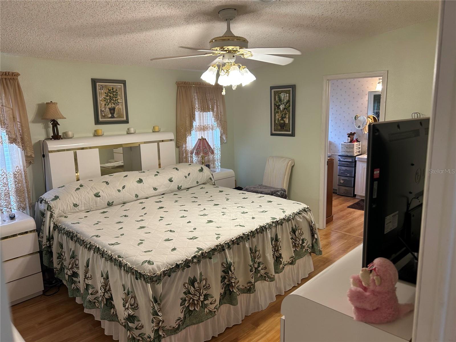 Image 9 of 20 For 263 Sue Avenue