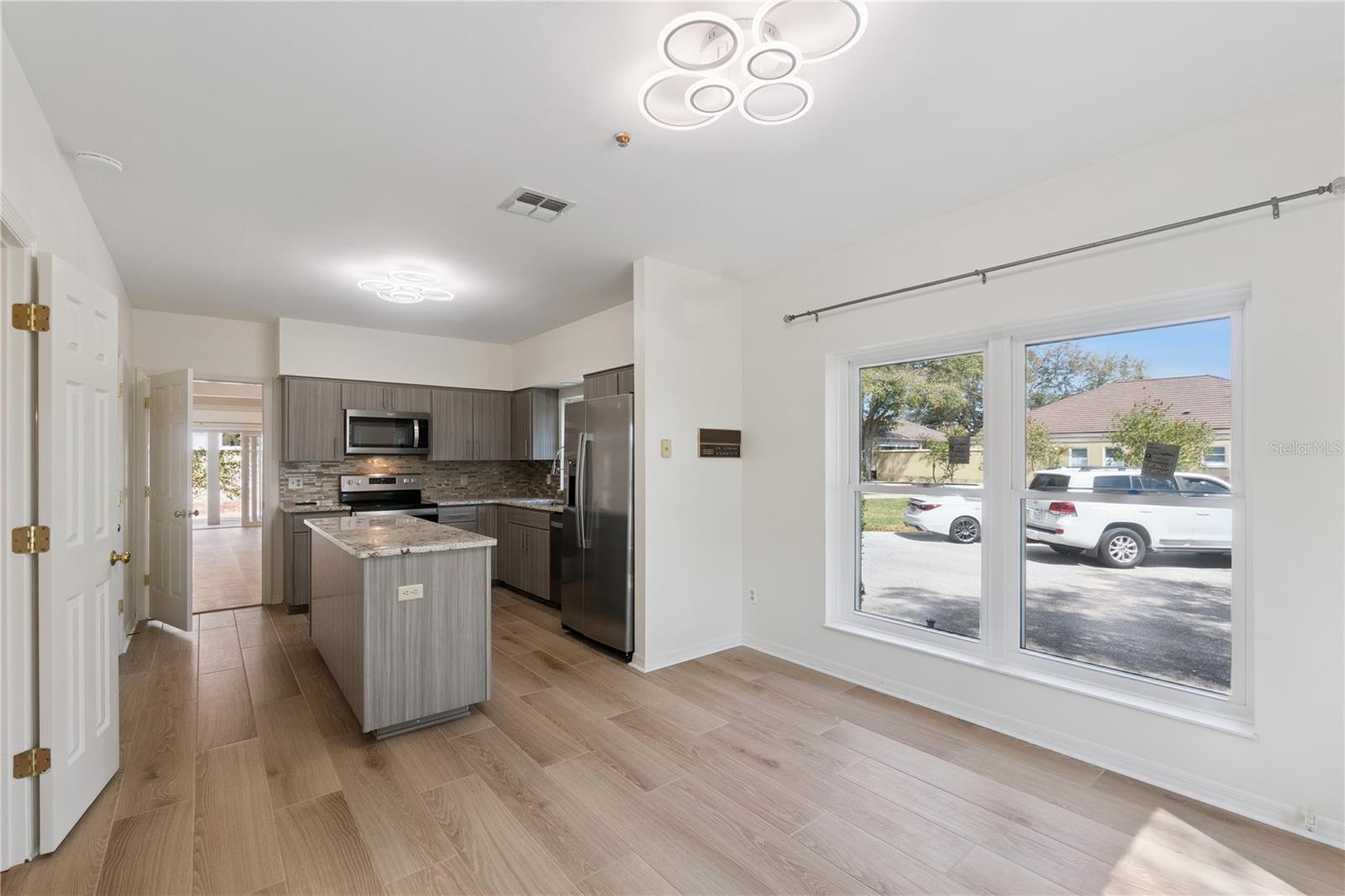 Image 10 of 44 For 6034 Jamestown Park 109