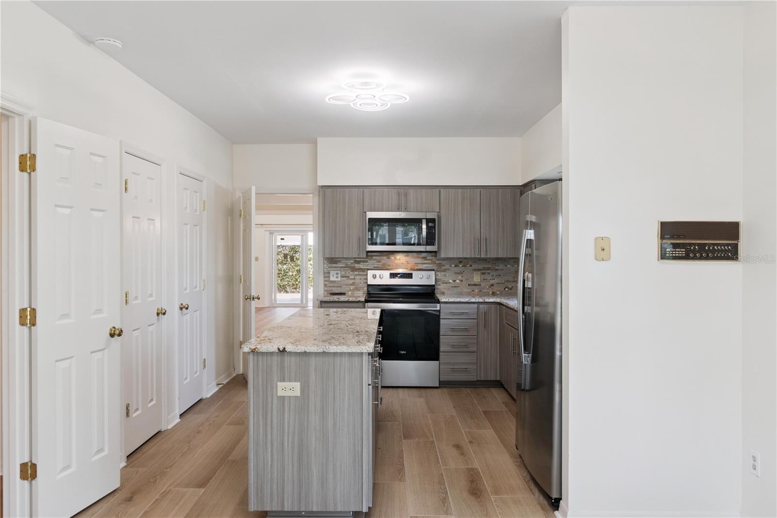 Image 11 of 44 For 6034 Jamestown Park 109