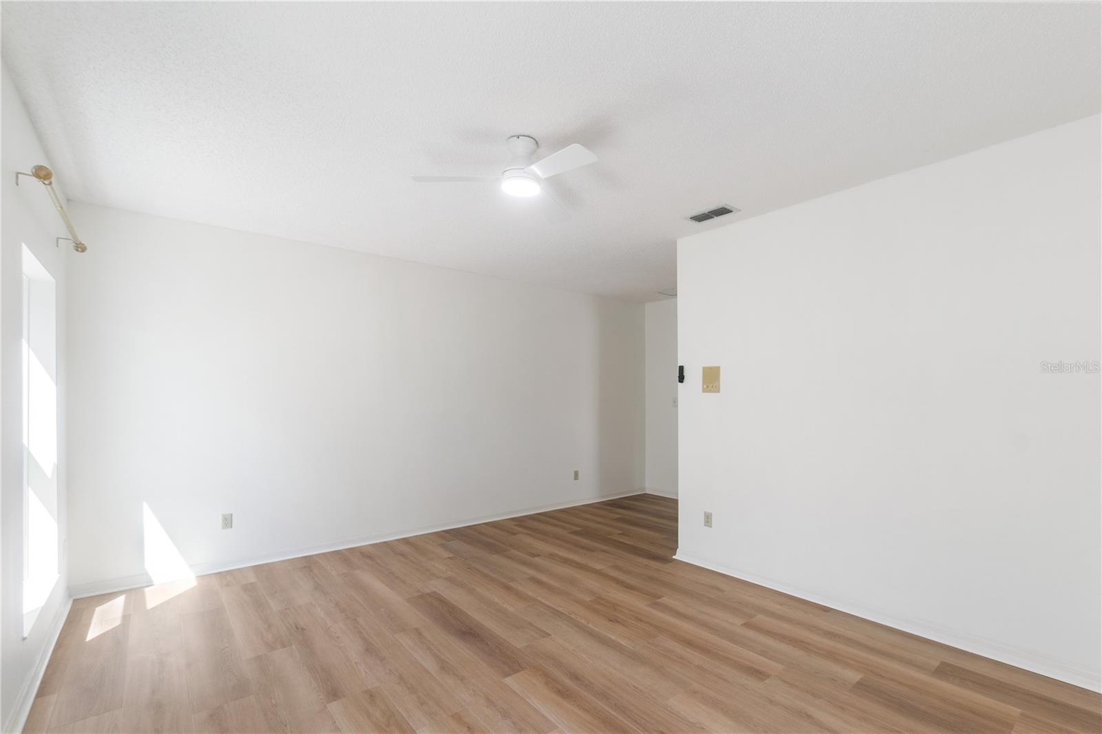 Image 15 of 44 For 6034 Jamestown Park 109