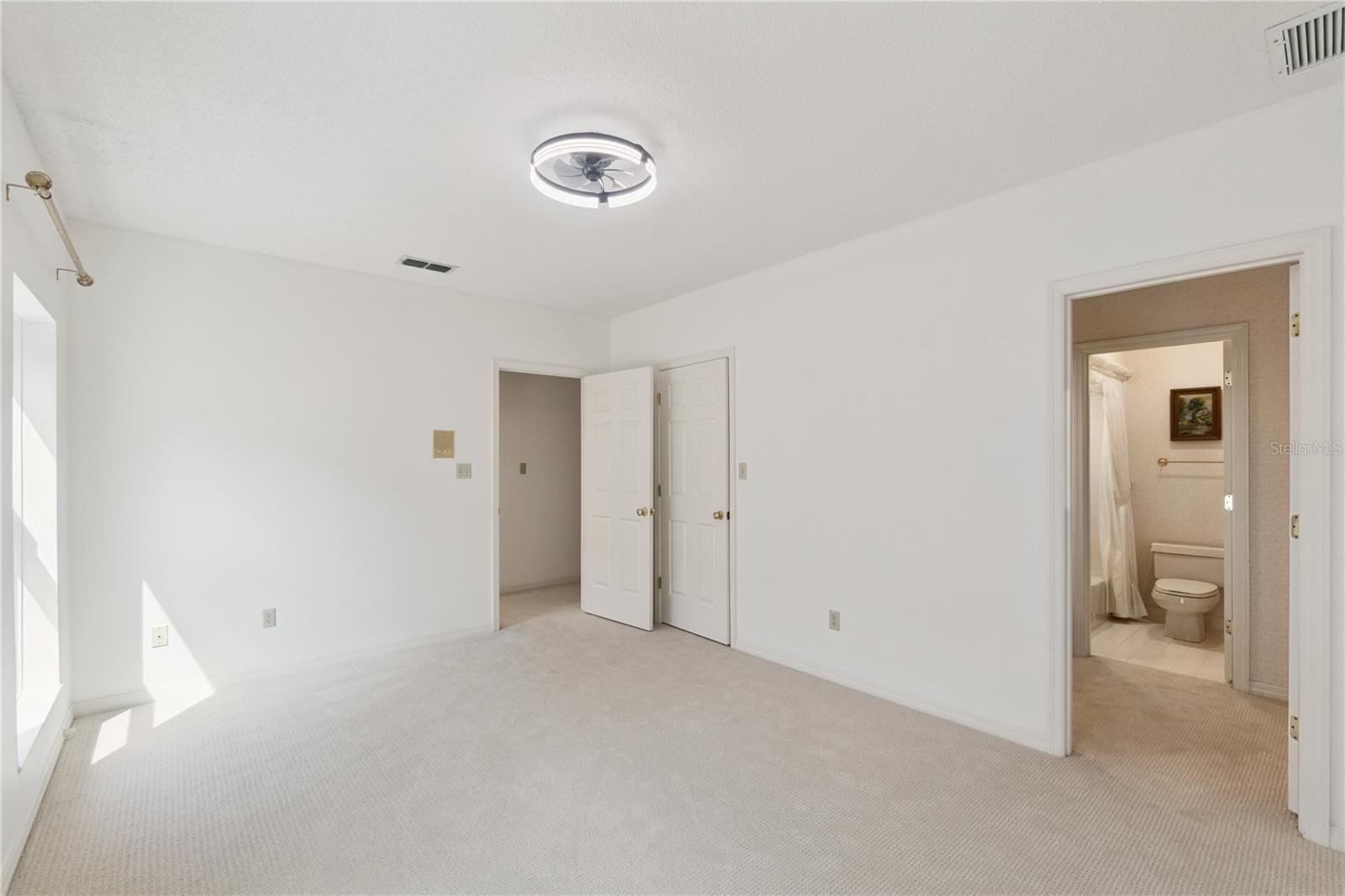 Image 17 of 44 For 6034 Jamestown Park 109