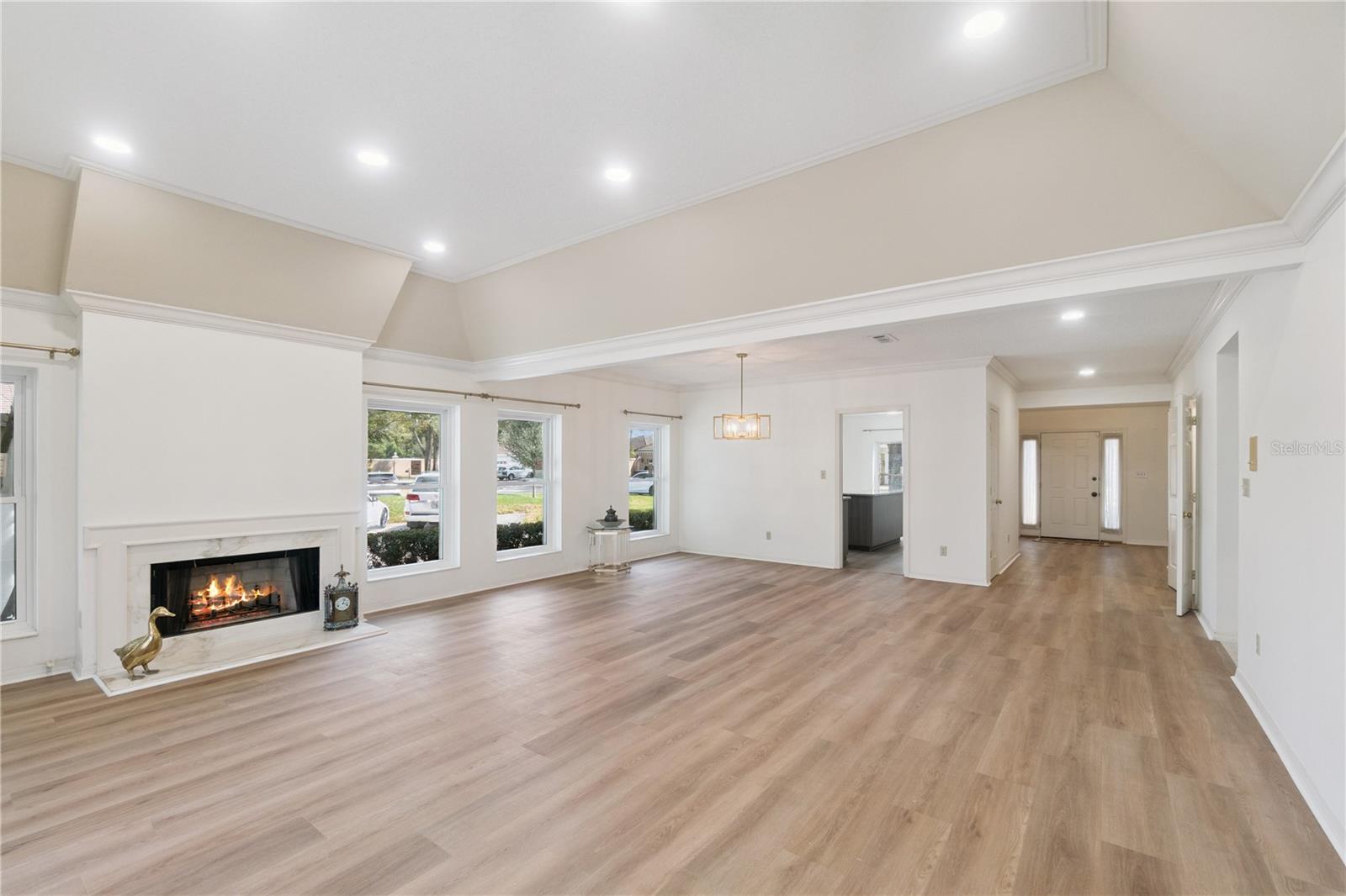 Image 4 of 44 For 6034 Jamestown Park 109