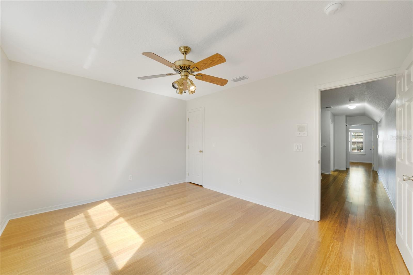 Image 25 of 38 For 1156 Royal Saint George Drive