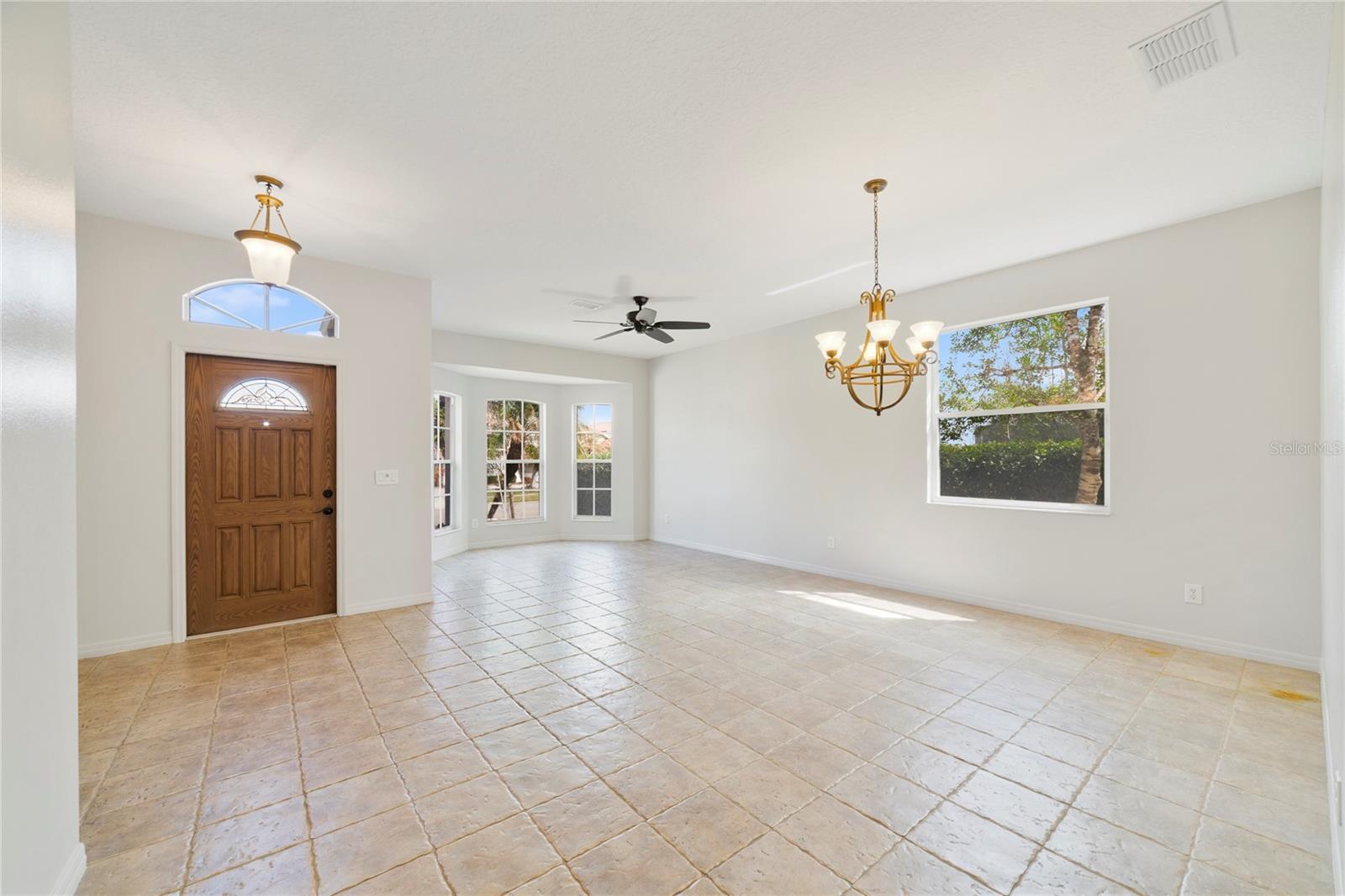 Image 7 of 38 For 1156 Royal Saint George Drive