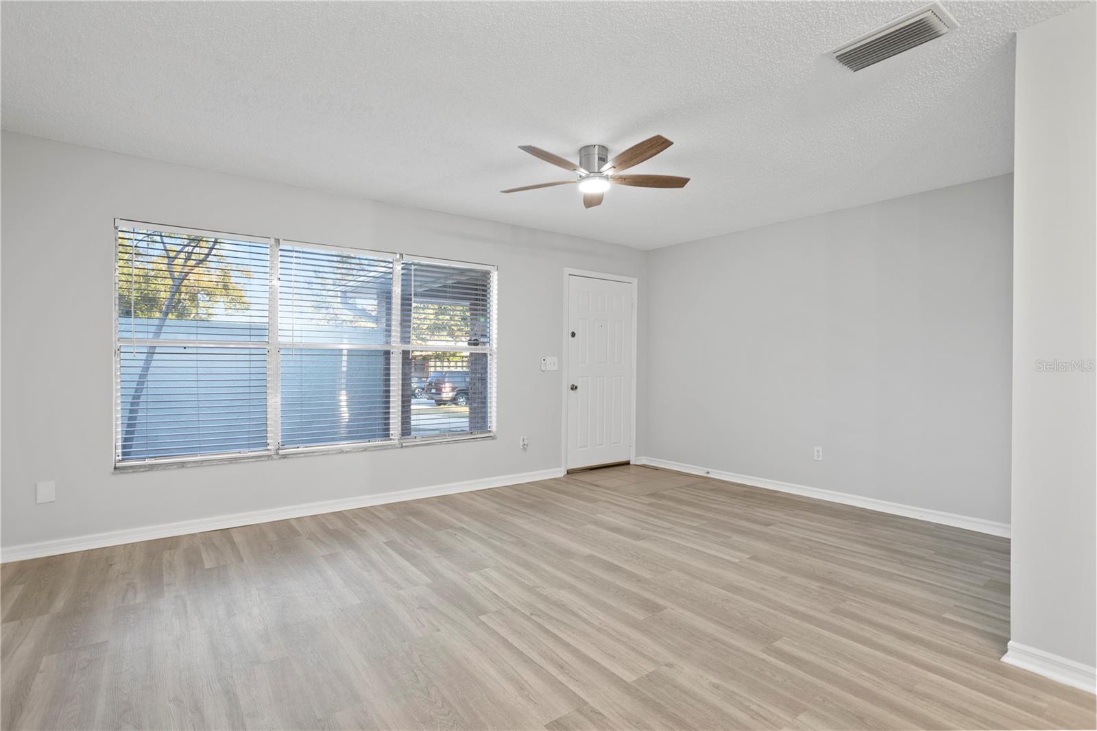 Image 8 of 36 For 5852 Shale Court